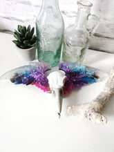 Crow skull light with wings